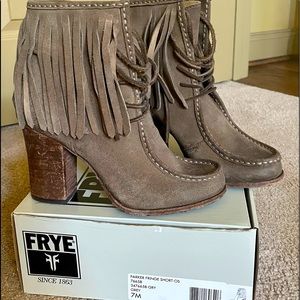 Womens Parker Fringe Frye Boots size 7